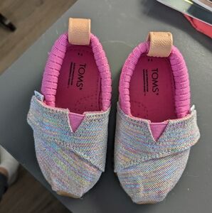 NWOT Tom's (toddler size 4)